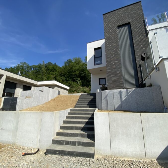 Palissade en Granit, Gabions ou Mur de Sout&egrave;nement : Quelles Solutions pour S&eacute;curiser et Embellir Votre Ext&eacute;rieur ? Wittenheim