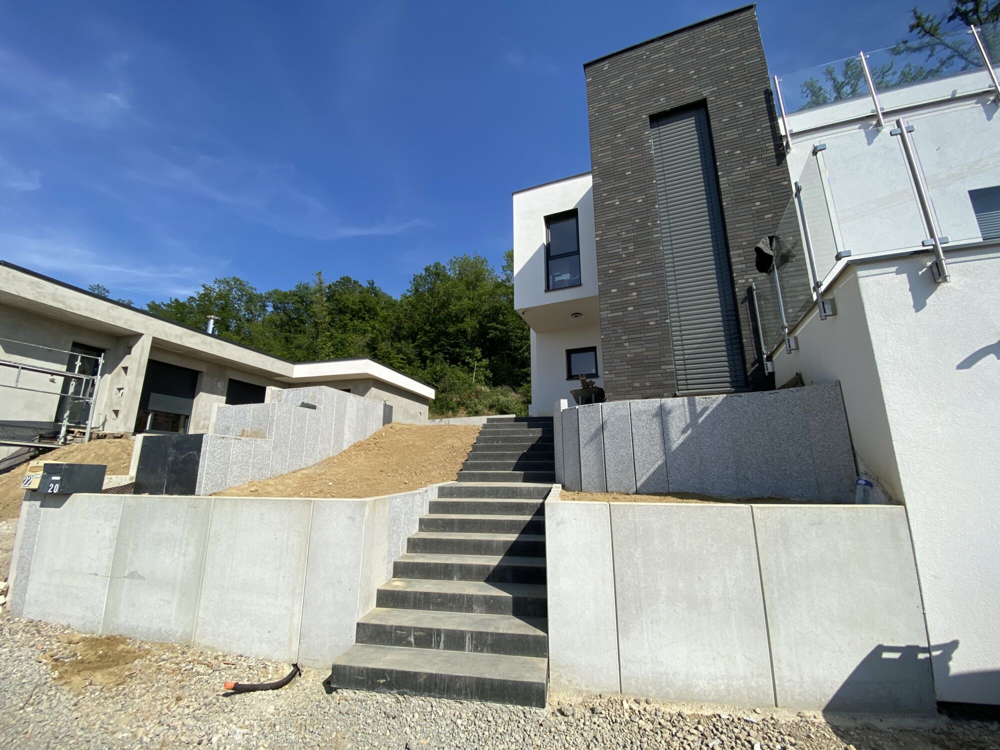 Palissade en Granit, Gabions ou Mur de Sout&egrave;nement : Quelles Solutions pour S&eacute;curiser et Embellir Votre Ext&eacute;rieur ? Wittenheim