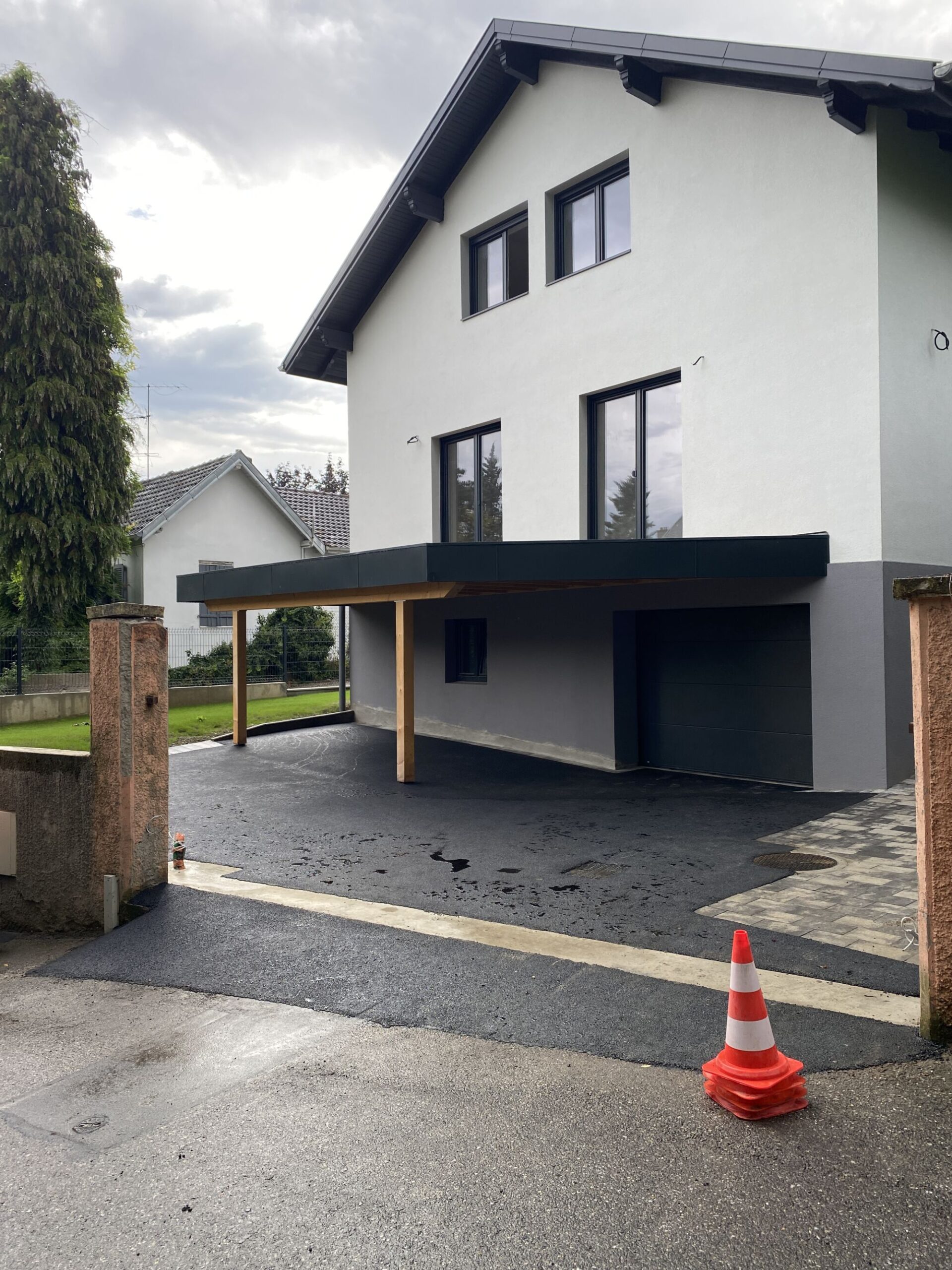 Pose d’enrob&eacute;, macadam et goudronnage &agrave; Mulhouse et environs &mdash; AK TP, votre sp&eacute;cialiste &agrave; Illzach Kingersheim